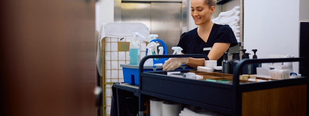 Carucioare pentru produse de curatenie in hoteluri Carucioare pentru produse de curatenie in hoteluri