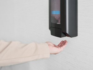 Dozator de săpun lichid cu senzor de la Sanito: Avantaje pentru clinici, școli și restaurante