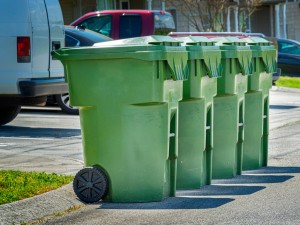 Strategie pentru colectare eficientă: cum poziționezi corect pubelele într-o parcare sau curte interioară?