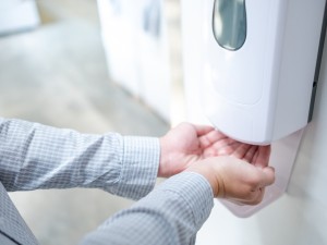 10 criterii clare atunci când alegi un săpun lichid de mâini de la Sanito pentru birou sau spații publice