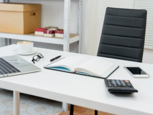 10 articole de papetărie și birotică indispensabile pentru casă și birou