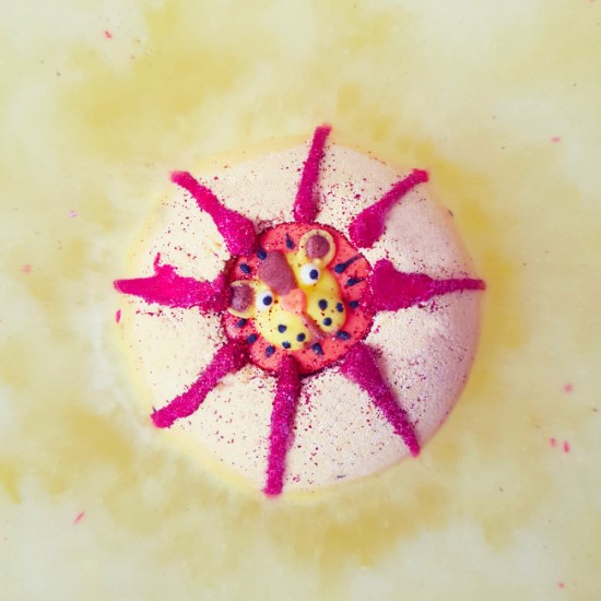 Bila efervescenta de baie Dandy Lion Bomb Cosmetics 160 g Bila efervescenta de baie Dandy Lion Bomb Cosmetics 160 g