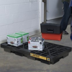 Centru de acumulare cu bazin de colectare EcoPolyBlend™ 2860, Justrite Centru de acumulare cu bazin de colectare EcoPolyBlend™ 2860, Justrite