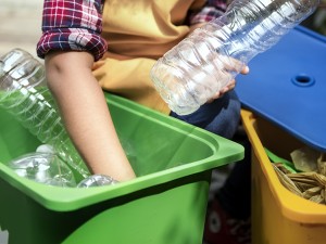 Colectează selectiv în parcuri și spații publice