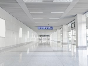 Mașini profesionale pentru podele strălucitoare