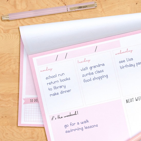 Planificator saptamanal Pukka Pad, nedatat, 60 file hartie premium 100gsm, dimensiune 29.5 cm X 21 cm Balerina Pink 9163-CD Planificator saptamanal Pukka Pad, nedatat, 60 file hartie premium 100gsm, dimensiune 29.5 cm X 21 cm Balerina Pink 9163-CD