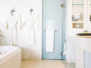 Soluții profesionale pentru dotarea și curățarea spațiilor hoteliere