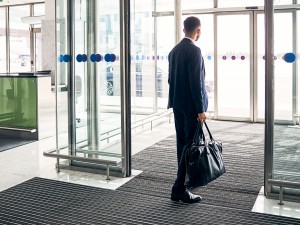 Alege covorașele igienizante, pentru un plus de curățenie și siguranța spațiilor tale de business!