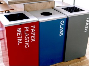 Alege coșurile de gunoi special create pentru colectarea selectivă și responsabilă a deșeurilor!