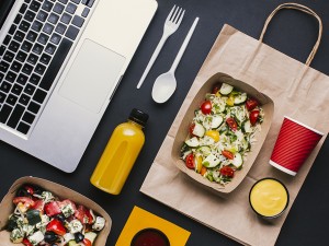 Cele mai bune servicii de catering cu consumabilele de unică folosință