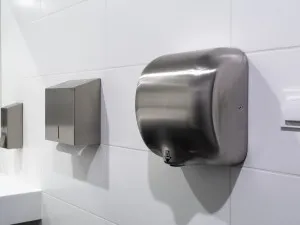 Compararea dispenserelor de hârtie de la Sanito: inox vs ABS vs negru mat pentru spațiile HoReCa