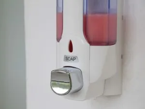 Săpun lichid pentru industria HoReCa: ce arome și formule îmbunătățesc experiența clienților?