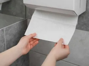 Dispensere pentru hârtie cu senzor vs. manuale: care este opțiunea mai igienică?