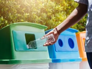 Ce tipuri de coșuri de gunoi să alegi pentru colectarea selectivă a deșeurilor?