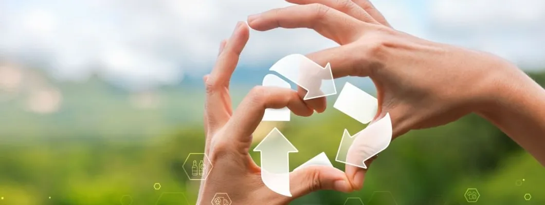 maini formand simbol reciclare pe fundal verde pentru protejarea mediului