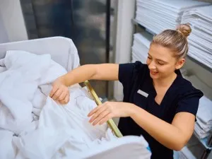 Cum să alegi cel mai bun detergent profesional pentru rufe? 7 sfaturi utile