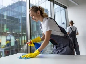 Curățenia de toamnă în 3 pași simpli – Ghid profesionist pentru spațiile administrative