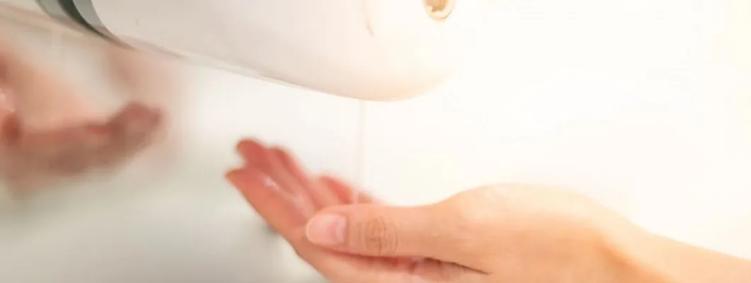 utilizare dozator automat cu sapun lichid pentru igiena mainilor