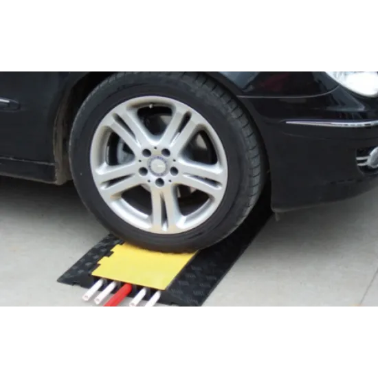 Limitator de viteza cu trecere pentru cabluri, 5 canale, 90 x 50 x 5,5cm
