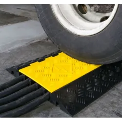 Limitator de viteza cu trecere pentru cabluri, 5 canale, 90 x 50 x 5,5cm Limitator de viteza cu trecere pentru cabluri, 5 canale, 90 x 50 x 5,5cm