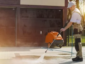 Curățarea și igienizarea podelelor cu produse profesionale