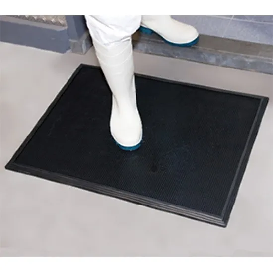 Covoras profesional Notrax folosit cu solutie igienizanta Sanitrax, 61 x 81 cm Covoras profesional Notrax folosit cu solutie igienizanta Sanitrax, 61 x 81 cm