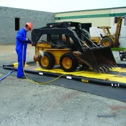 Statie de spalare drive through pentru apa contaminata, Washdown QuickBerm® 2858 Justrite, 325cm x 640cm