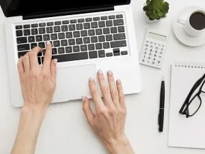 Produse și accesorii esențiale la birou