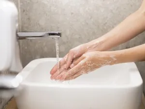 Soluții eficiente pentru Igiena Mâinilor: Săpun Lichid, Săpun Spumă și Dezinfectanți