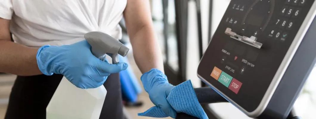 Curățarea profesionistă a unei săli de sport