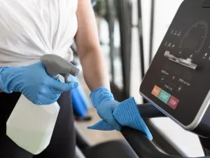 Descoperă soluțiile profesionale de curățenie și igienă pentru sălile de sport