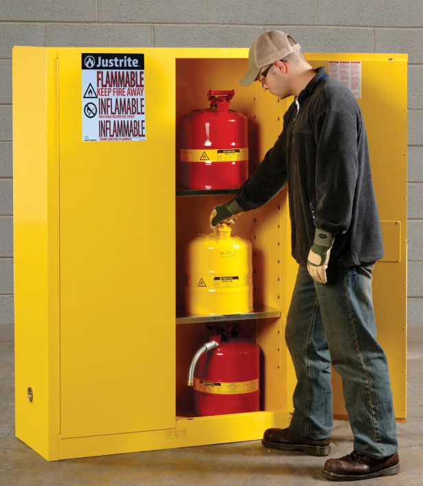 Justrite Dulap de siguranta Sure-Grip EX Classic 89-CL pentru materiale inflamabile galben 165 x 109 x 45 cm 170L