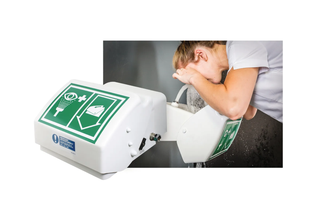Justrite Statie de spalare oculara/fata de urgenta cu vas inchis ASA 45G Hughes uPVC interior