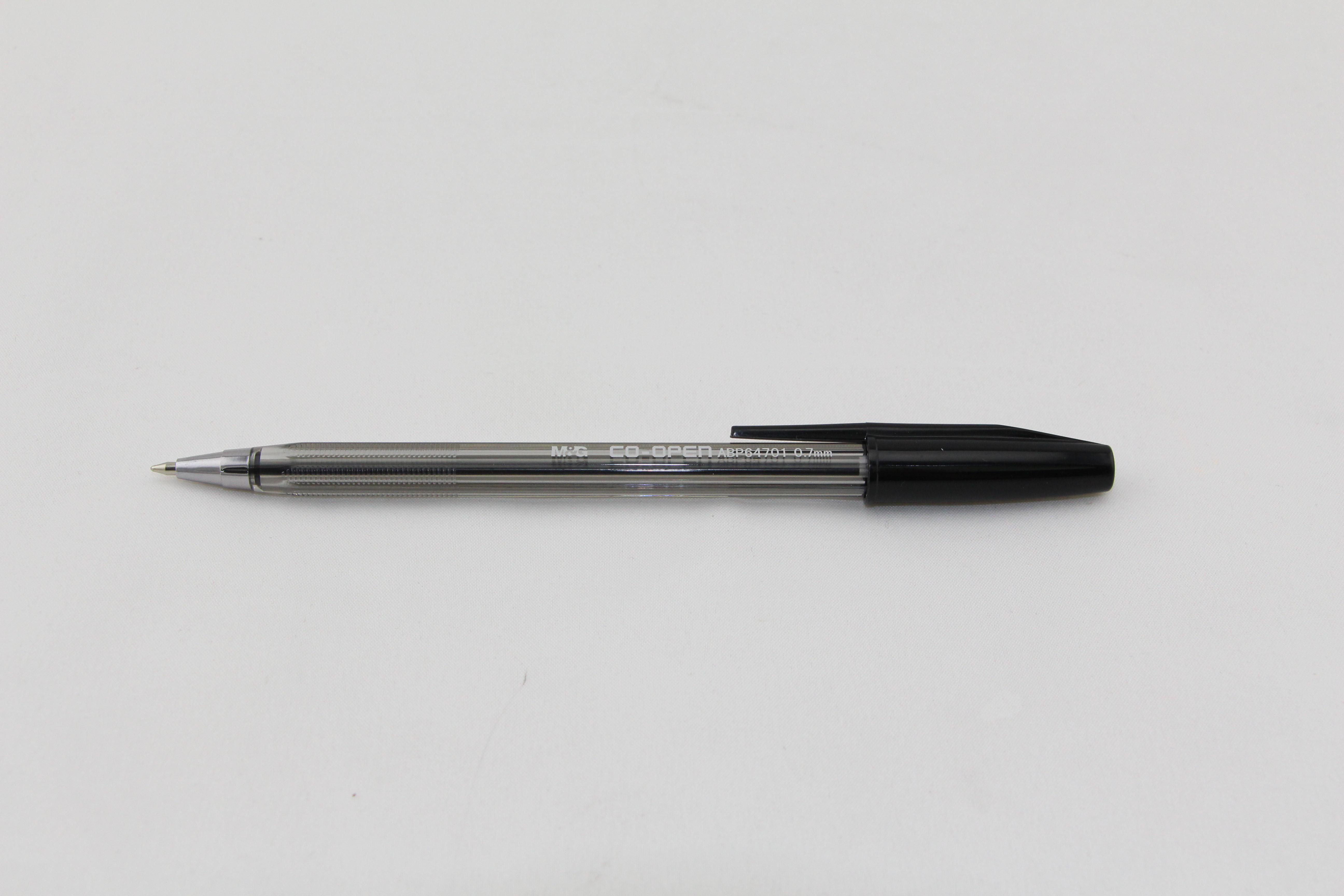 M&G Pix cu capac  varf 0.7mm  cerneala: negru